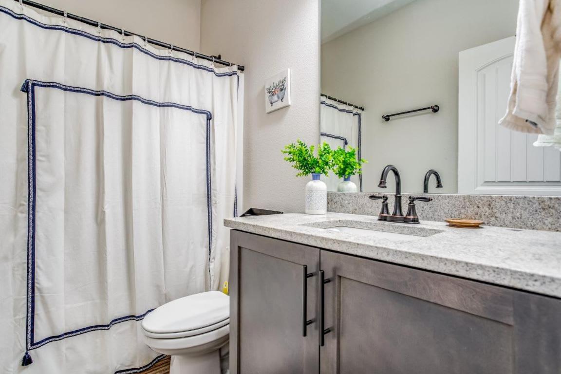 Beach Flow Bungalow-Mins To Downtown-Dining-Base Pensacola Eksteriør bilde
