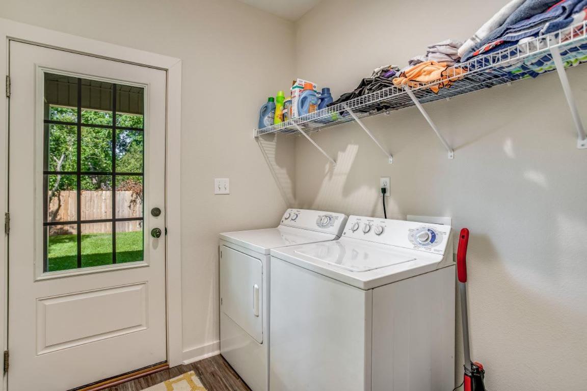 Beach Flow Bungalow-Mins To Downtown-Dining-Base Pensacola Eksteriør bilde