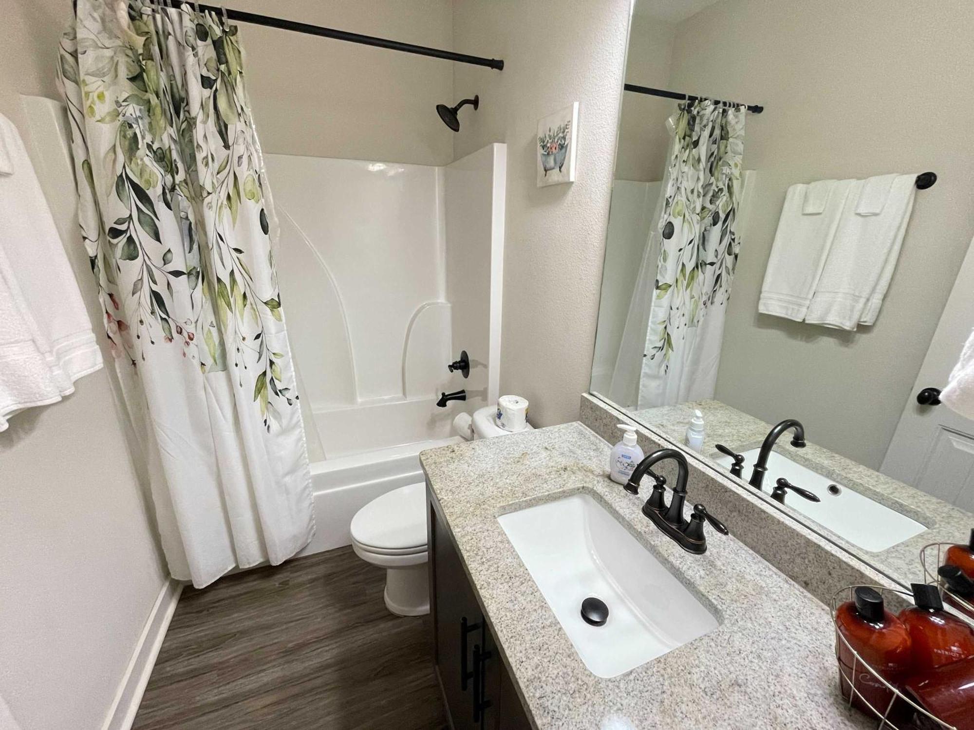 Beach Flow Bungalow-Mins To Downtown-Dining-Base Pensacola Eksteriør bilde